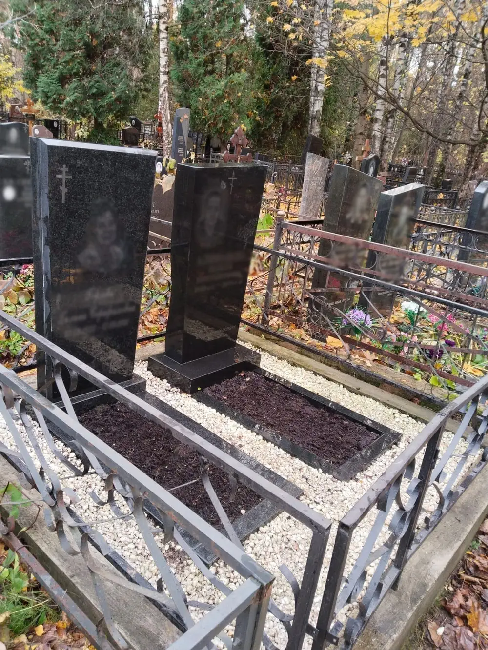 Что взять с собой на кладбище: чек-лист из 15 пунктов