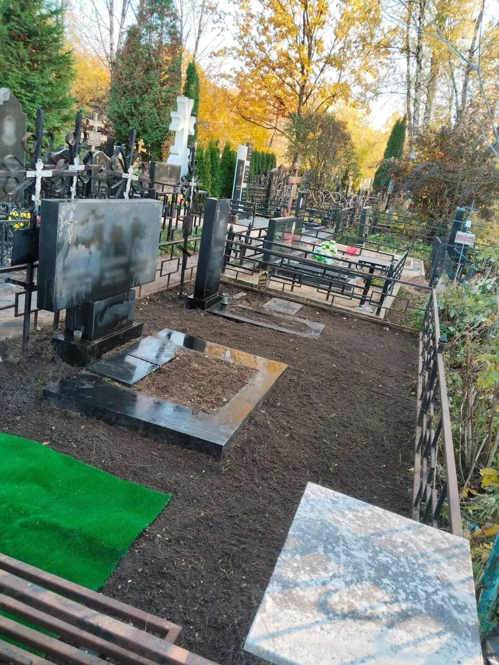 Покраска ограды на кладбище: 4 этапа и цена (от 12 000 ₽)